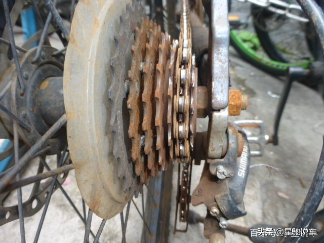 换机油后发动机声音变大咋回事,机油好坏对发动机声音有影响吗