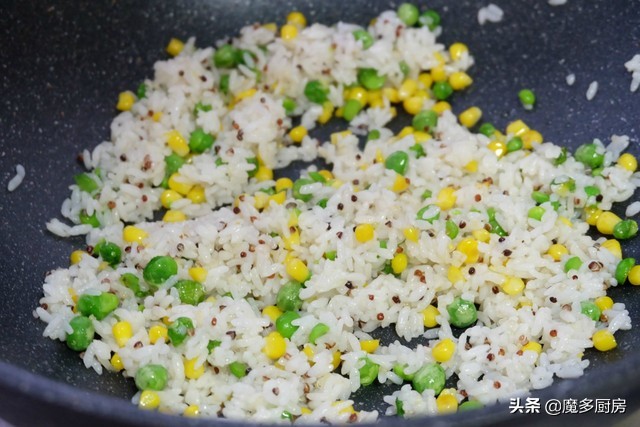 鸡翅炒饭家常做法,蛋炒饭加鸡翅