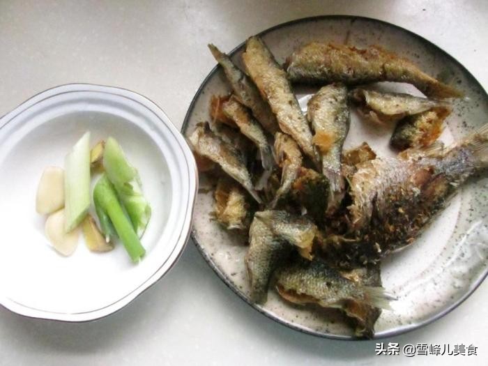 砂锅鲫鱼汤怎么做好喝又营养补钙,砂锅鲫鱼汤怎么炖才能好喝