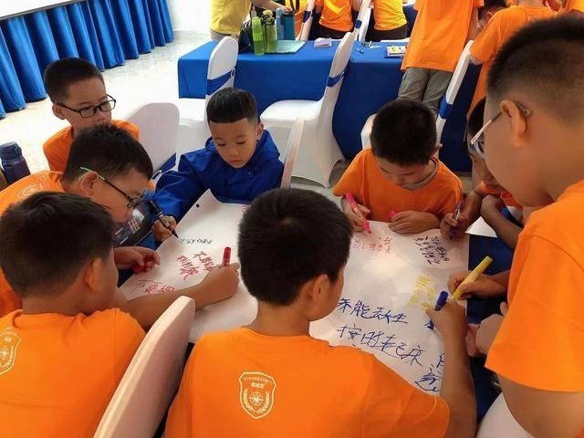 铁旅童军少年特种兵夏令营,军营活动培养孩子什么品质