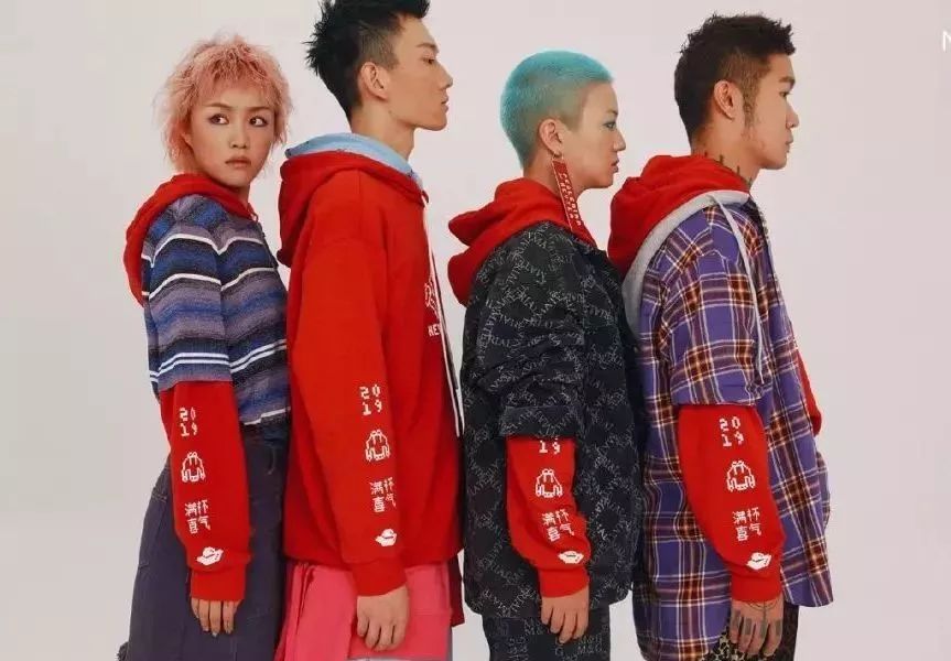 穷人富人超级富人的穿着,穷人穿品牌富人穿衣服