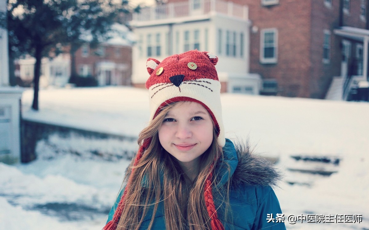 过敏性鼻炎用生理盐水冲洗怎么洗,鼻炎生理盐水洗鼻子正确教学视频