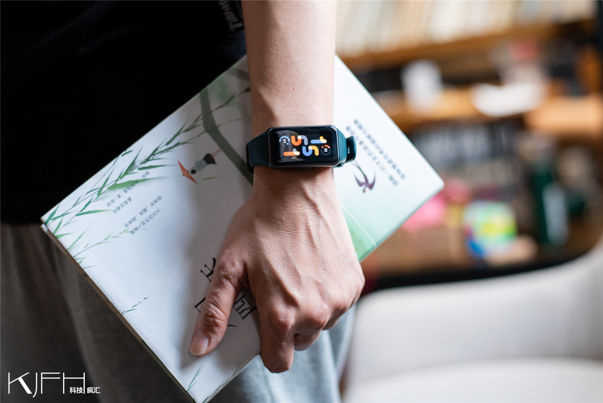 华为手环4pro和华为手环6哪个好,华为手环6标准功能版