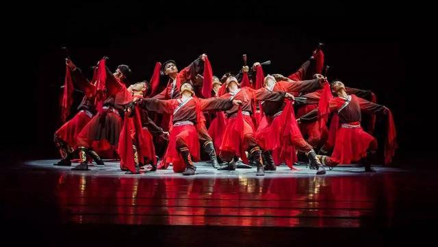 诗经》品读：《简兮》美人原来是*男舞**，古代迷妹也追星