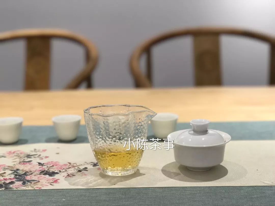 白茶红茶绿茶都是碱性的吗,白茶茶汤酸涩是什么原因