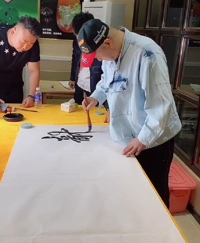 尼古拉斯赵四舞,尼古拉斯赵四毫无违和感