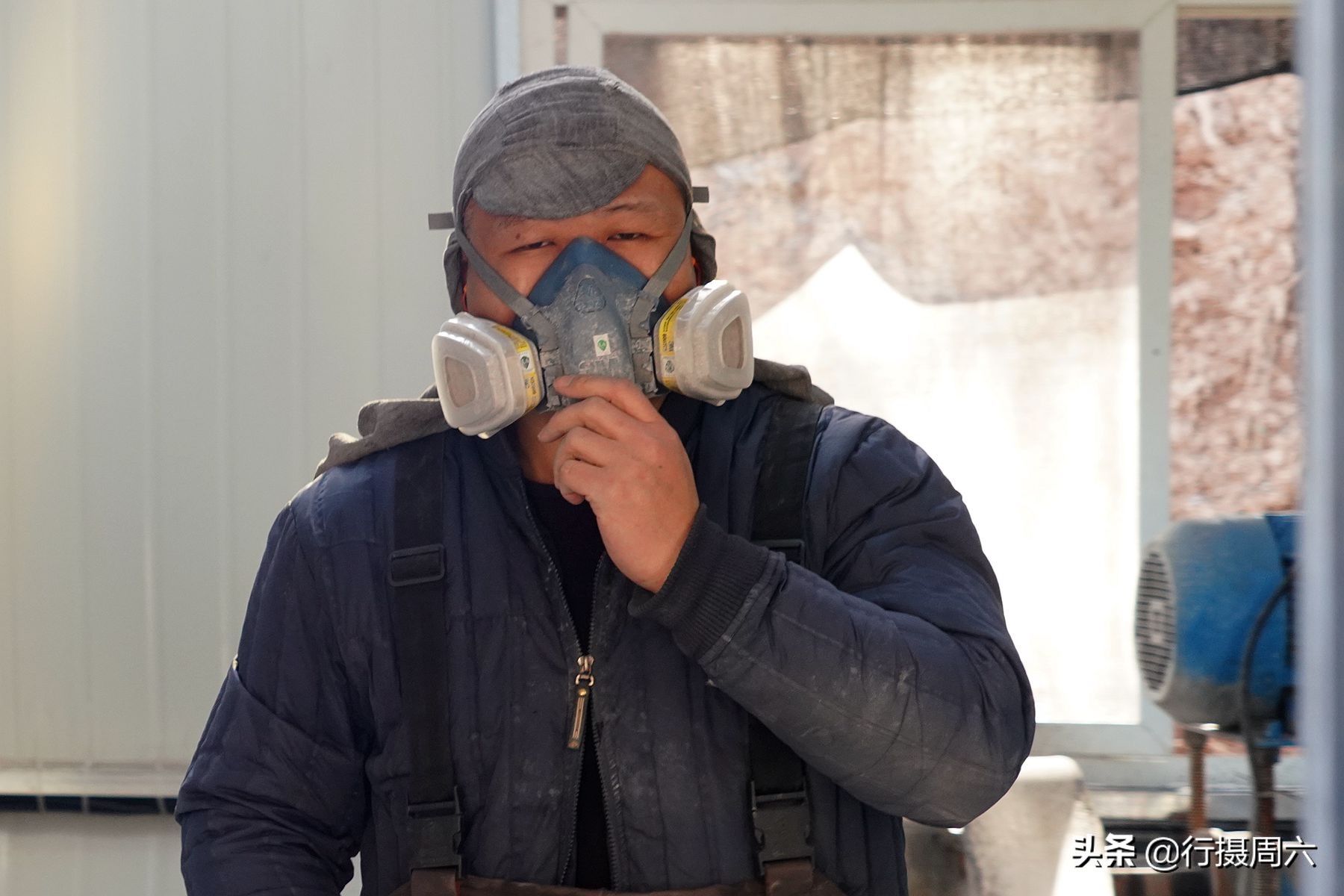 石头做手工能赚钱吗,农村小伙靠捡石头成亿万富豪