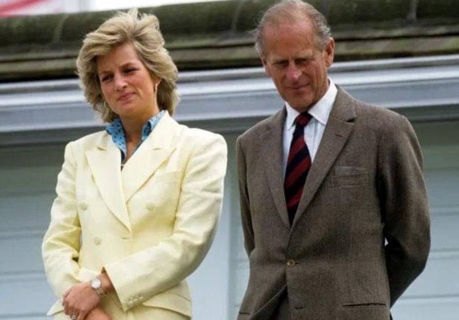 戴安娜在机场喊爸爸,菲利普亲王和戴安娜恋爱过程