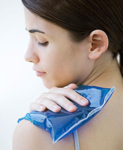 仰头看20分钟烟花,没想到竟出现颈部扭伤,原来是因为这个原因