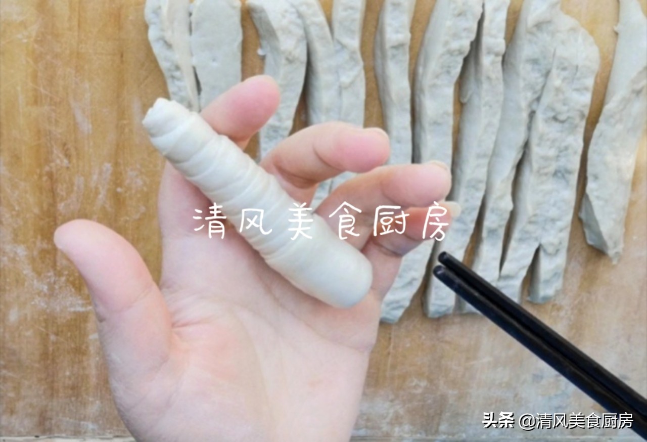 街头火爆的烤面筋教程,夜市面筋怎么烤好吃又简单