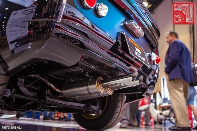 吴彦祖戴墨镜开跑车,吴彦祖开跑车的视频