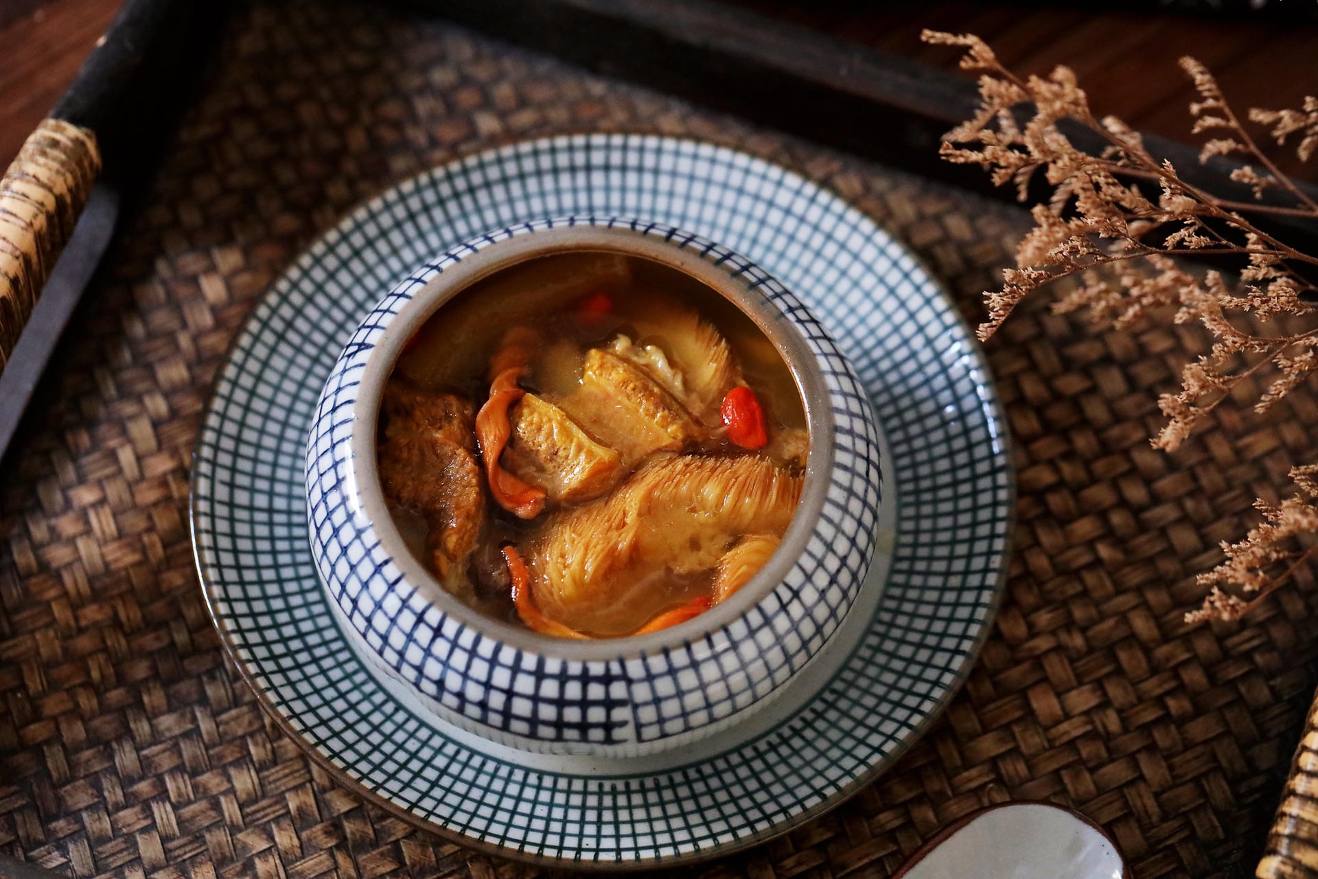 猴头菇营养餐燕窝,猴头菇燕窝怎么吃法