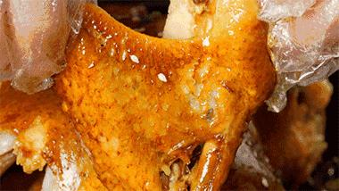 用电饭锅不加一滴水做菜,炒菜不用油用电饭锅怎么做