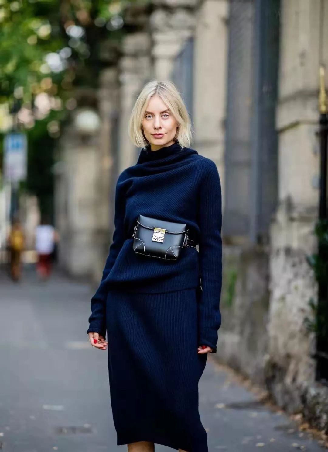 冬天气质淑女型穿搭,穿清冷慵懒风衣服