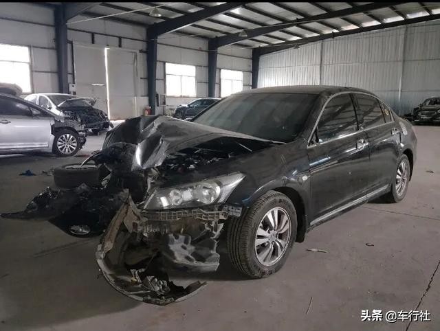 雅阁爆前气囊,本田雅阁七代主安全气囊怎么拆