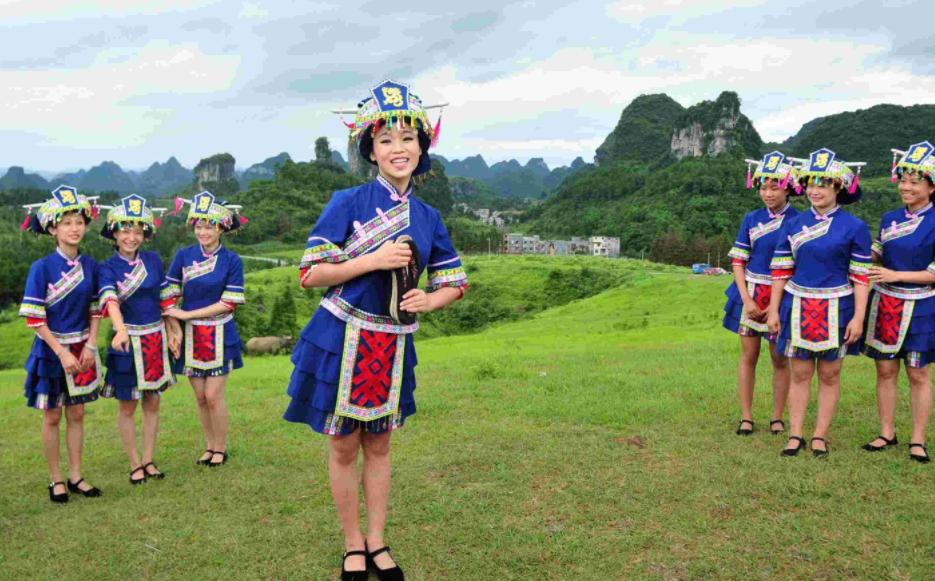 贵州人吃虫子宴,贵州人吃特色虫子的视频