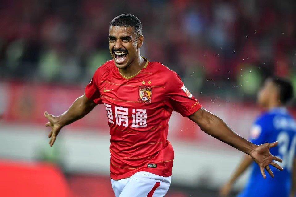 曾经的广州恒大与现在恒大的对比,广州恒大踢赢过哪些豪门