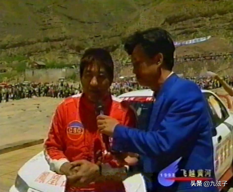 他飞过长城,他飞过黄河,他是中国的冒险王,他是娱乐圈中的大哥