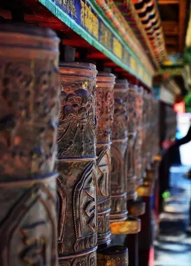 转经筒音乐完整,转经筒上的梵音