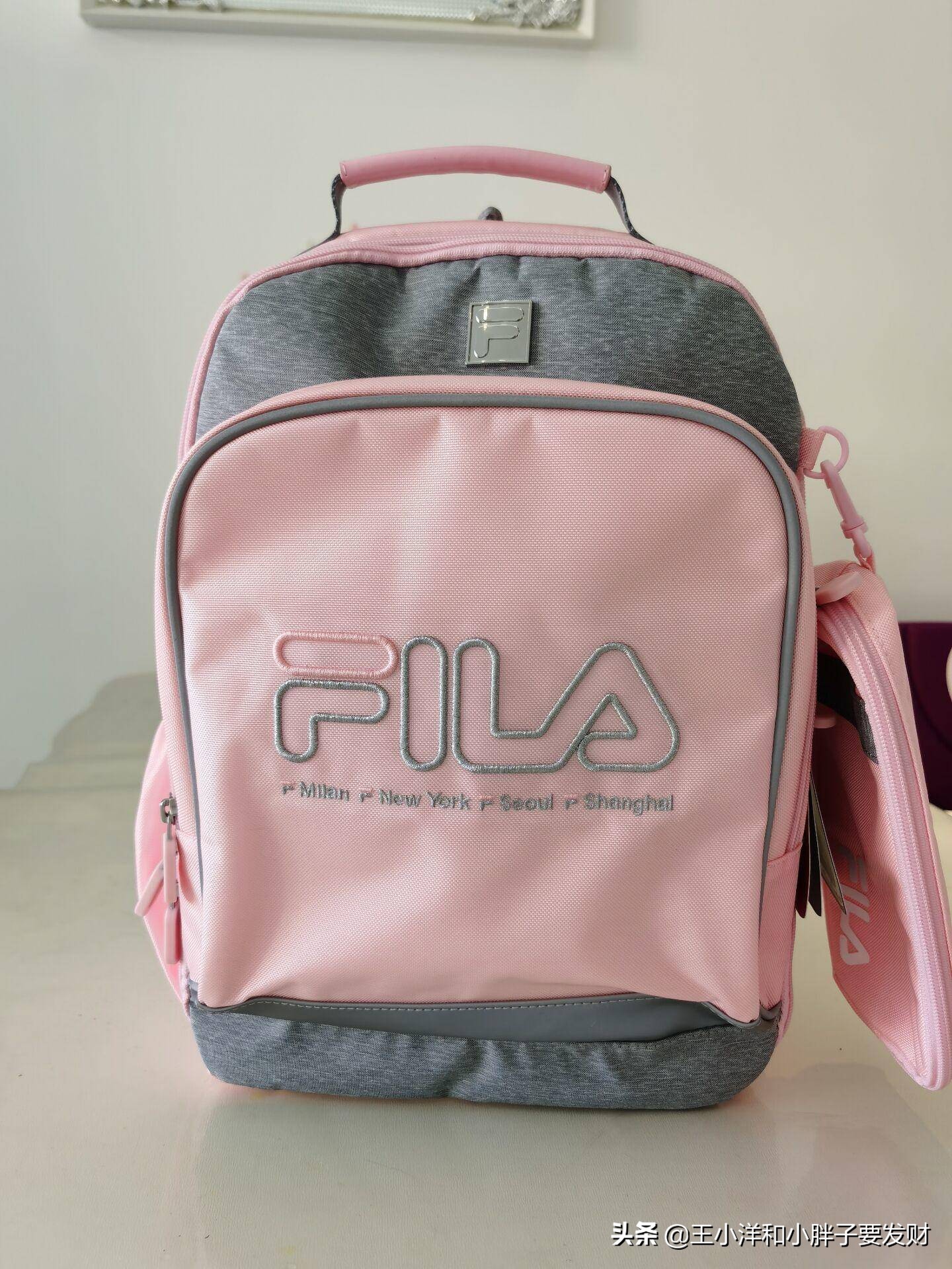 做个个性时尚的潮童|斐乐FILAKIDS双肩儿童书包评测