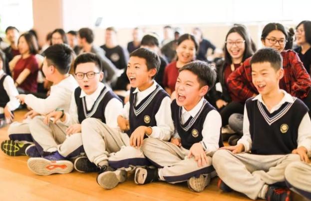 两年内公办私立中小学全部取消,一民办学校通知将停办官方回应