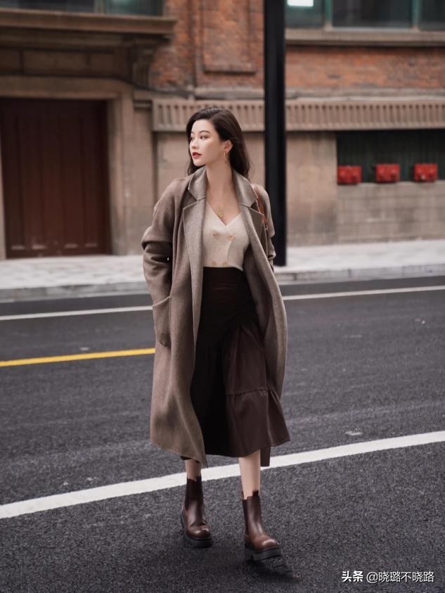 短裙子如何穿短靴比较好看,为什么穿靴子显腿短