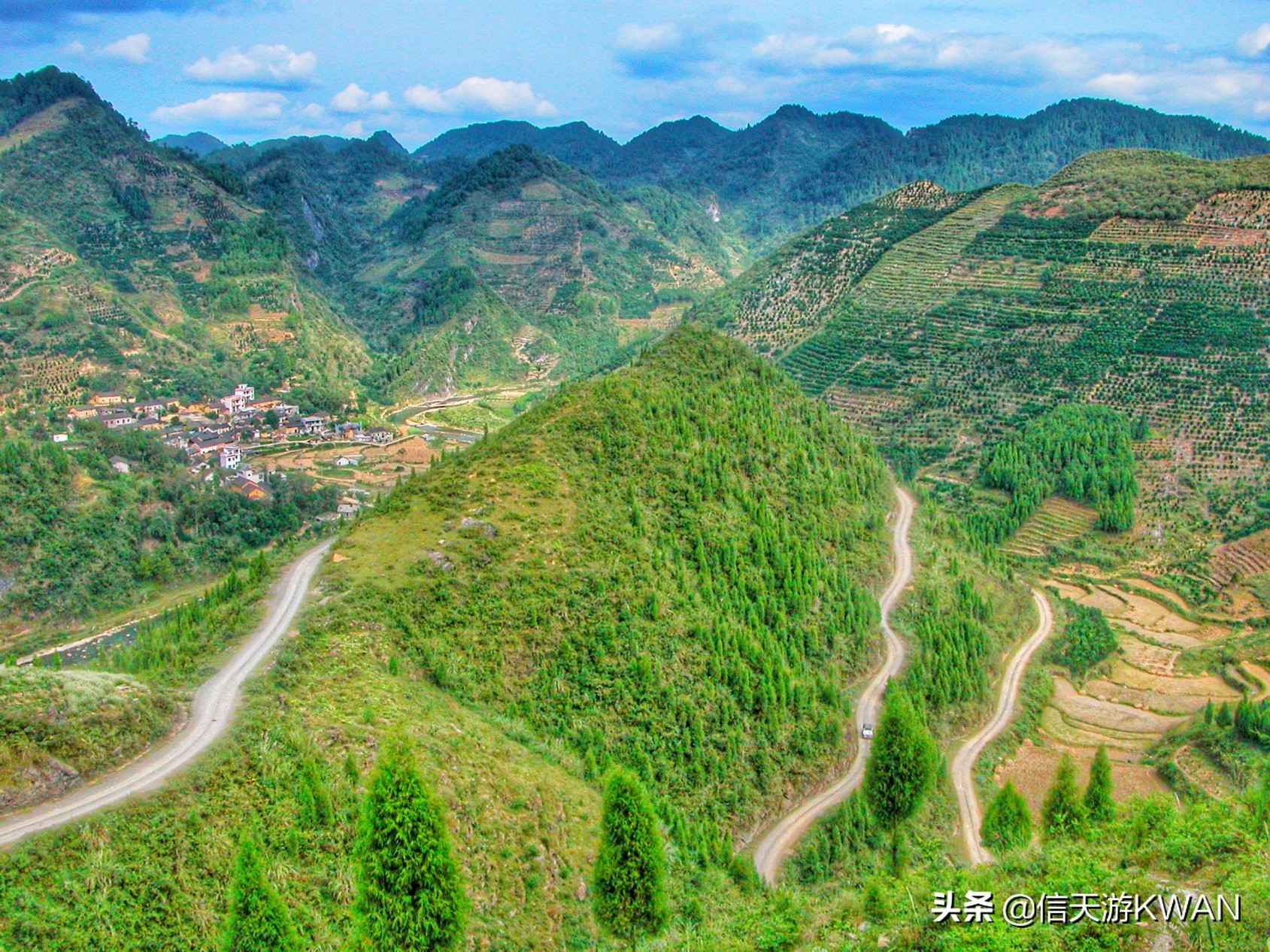 边城：沈从文笔下的湘西,沈从文在边城中对沱江的描写