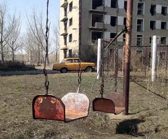 25年前苏联留下的烂摊子，引发村民集体昏睡的离奇怪病