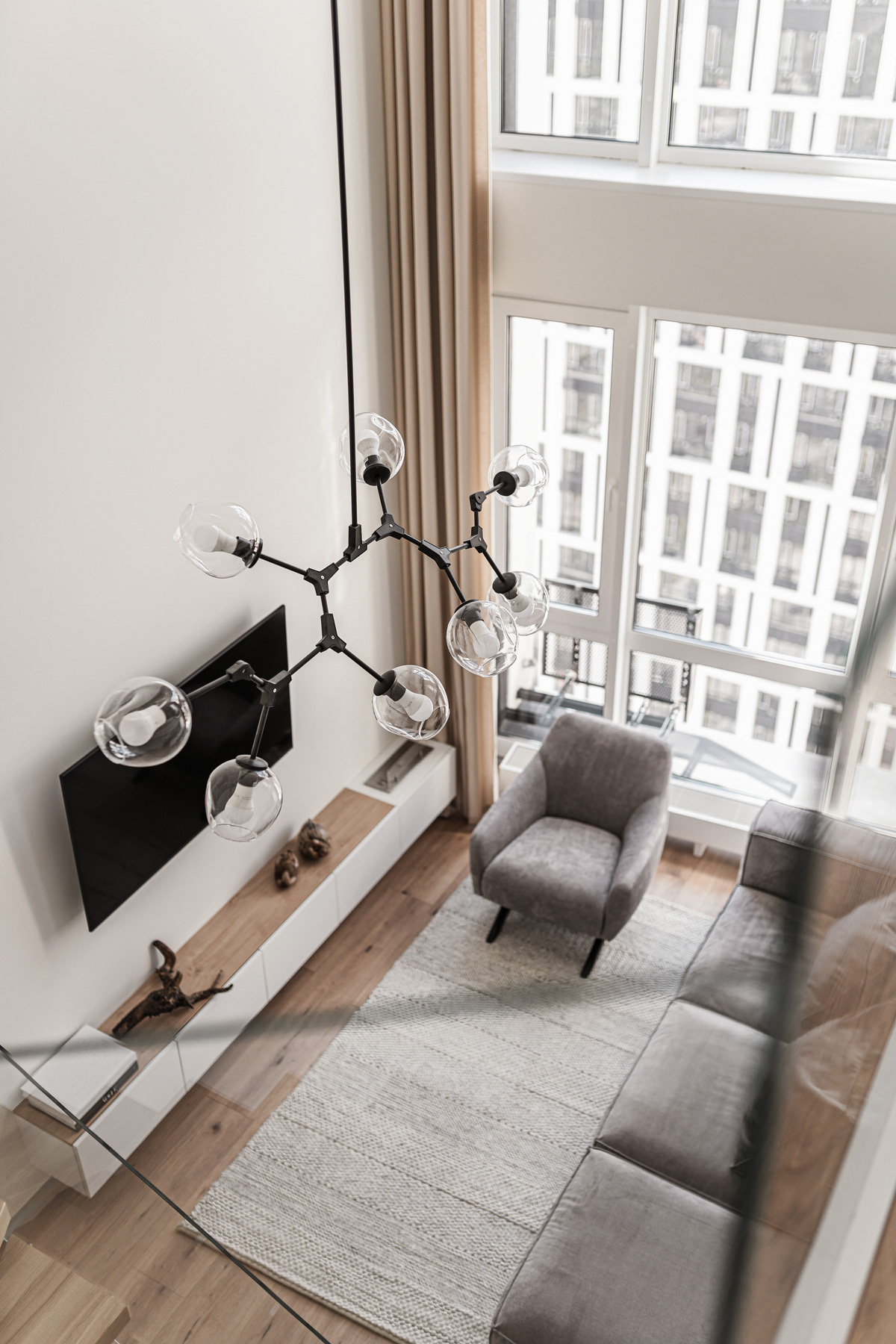 物业不让阳台做落地窗怎么谈,阳台加装落地窗怎么跟物业沟通