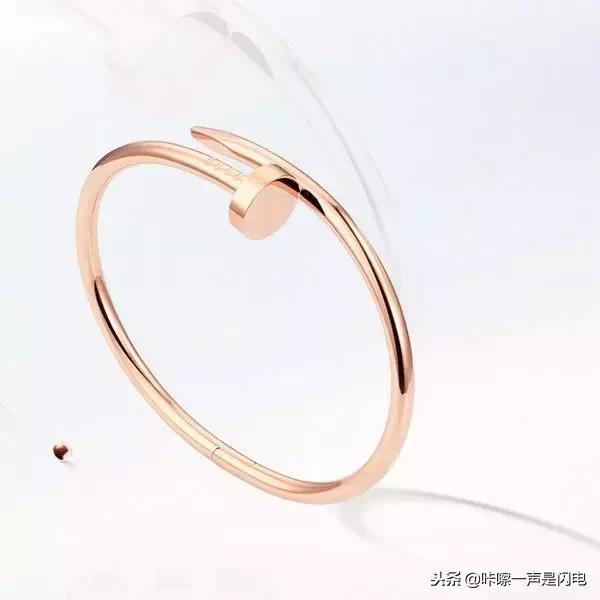 来认识一下宇宙第二时尚博主|5000件衣服只够穿一季