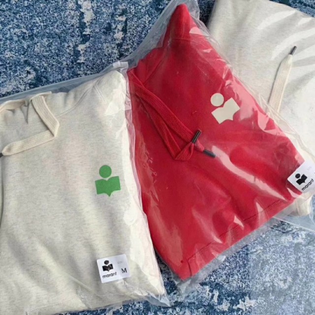 大学生穿戴名牌,小学生有必要穿名牌吗