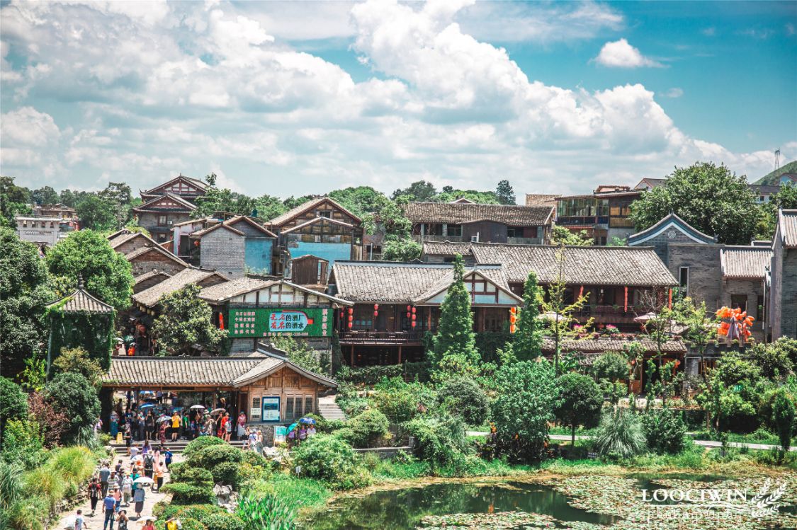 贵州除了千户苗寨还有其他玩的吗,贵州千户苗寨外的古镇