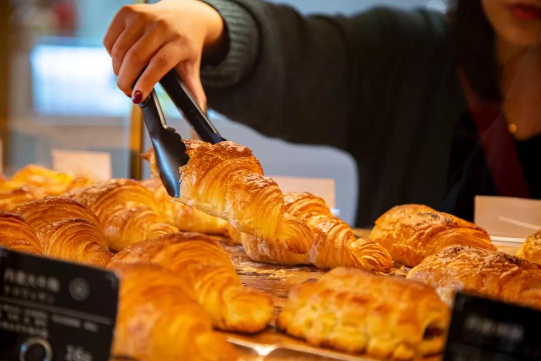 日本来的面包，“落户”深圳，里面竟然还“藏钱”