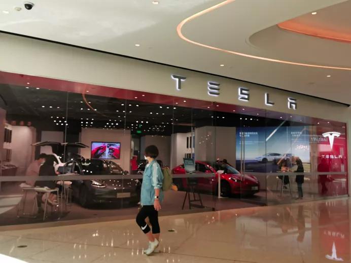 “都试驾了还不下定！”特斯拉在中国是怎样被神化的？