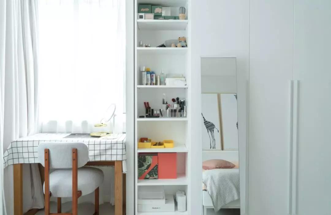 60㎡小屋，我们收了482件衣服，186双鞋子，412本书……