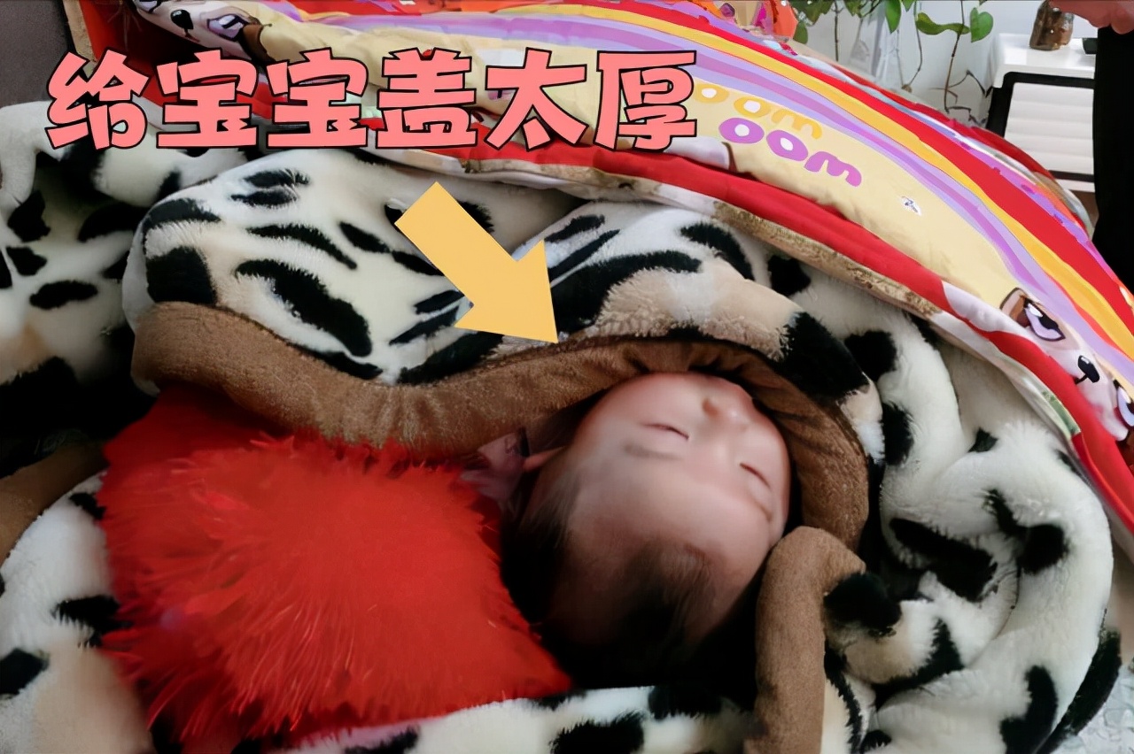 新生儿如何穿衣才不会冷,新生儿怕冷还是怕热