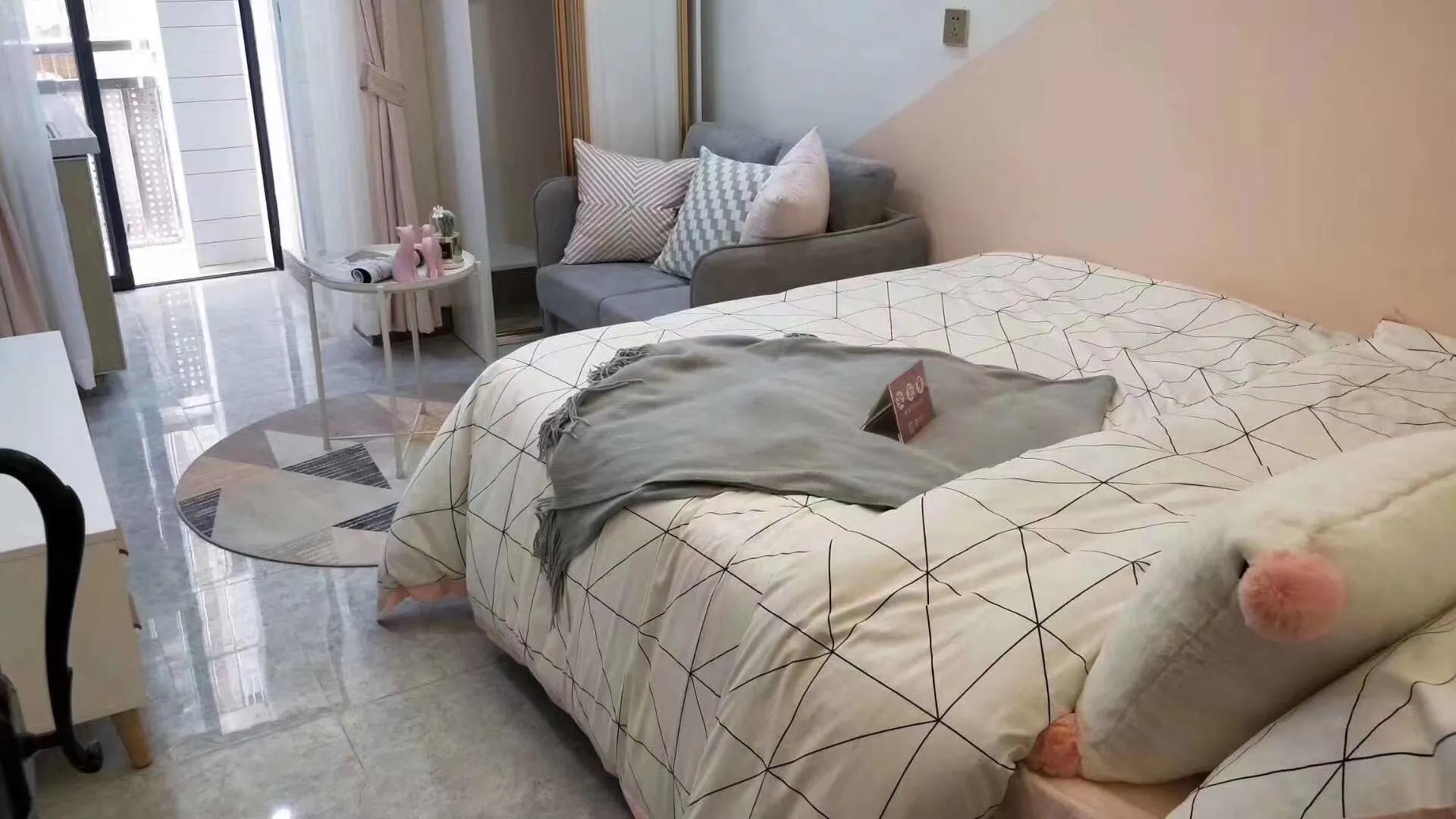 深圳观澜章阁老村停车场,深圳龙华观澜章阁广场