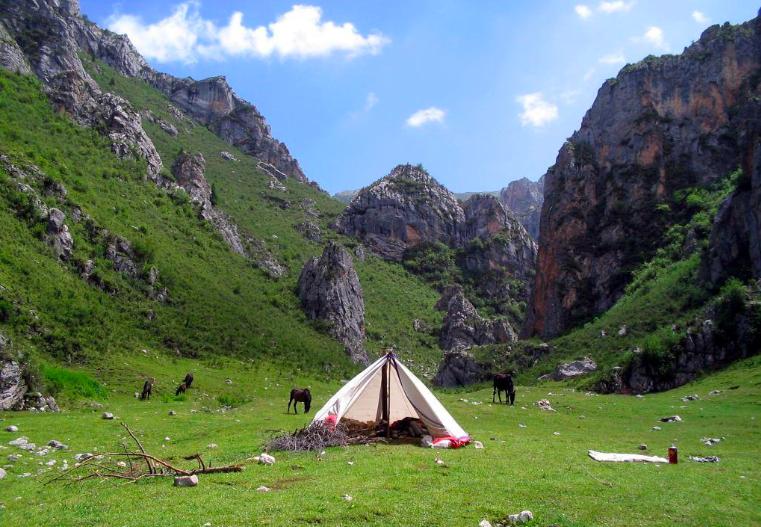 七彩云南多彩贵州的来历,九色甘南多彩贵州