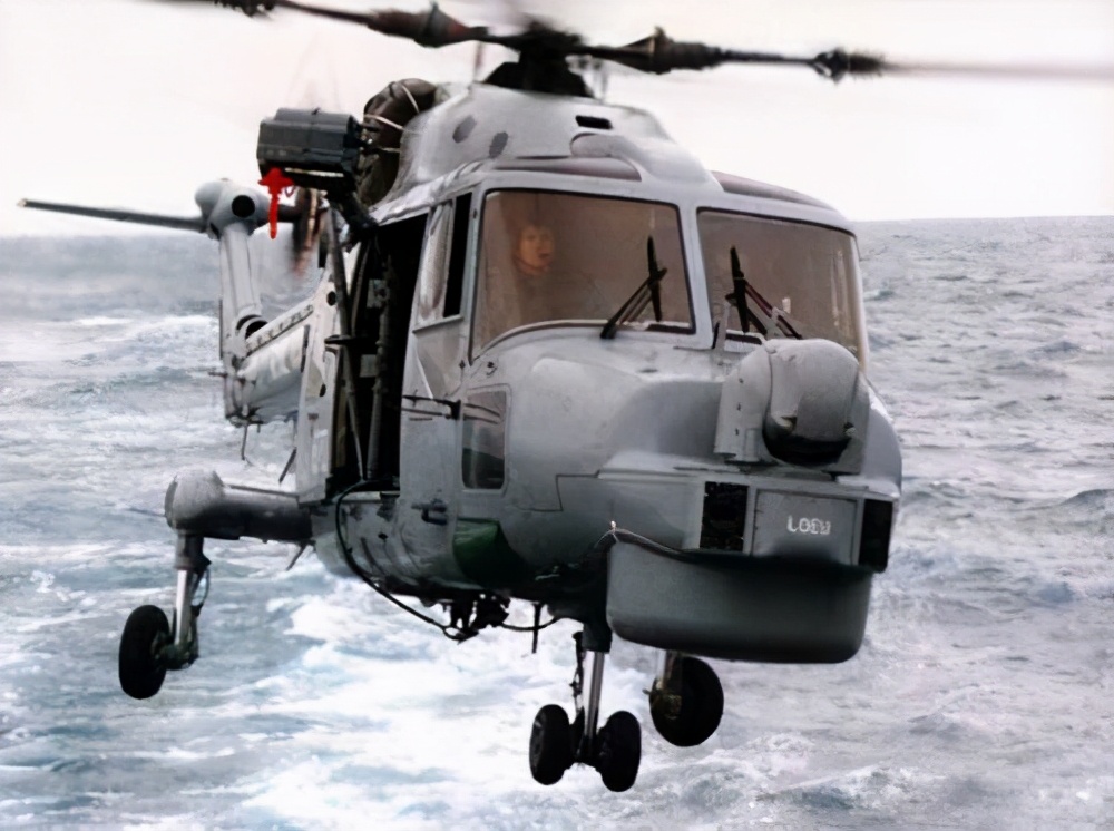 惨被抛弃，韩国文武大王号成“毒舰”，丢下“战友”全员乘机回国