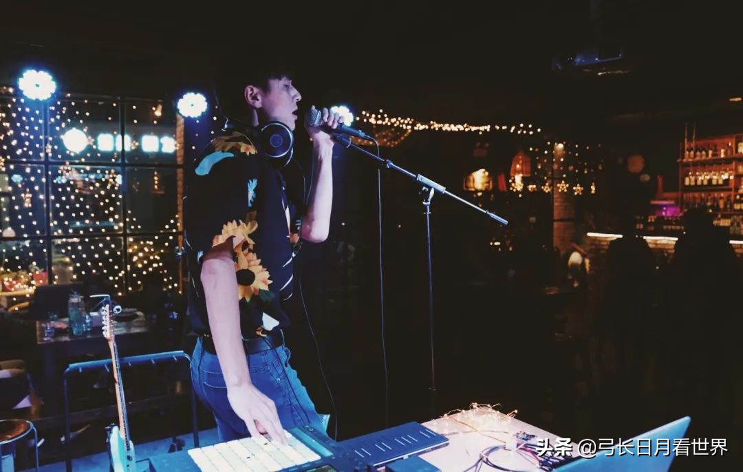 雄安的一个酒吧老板:既要过好生活,也要心怀远方