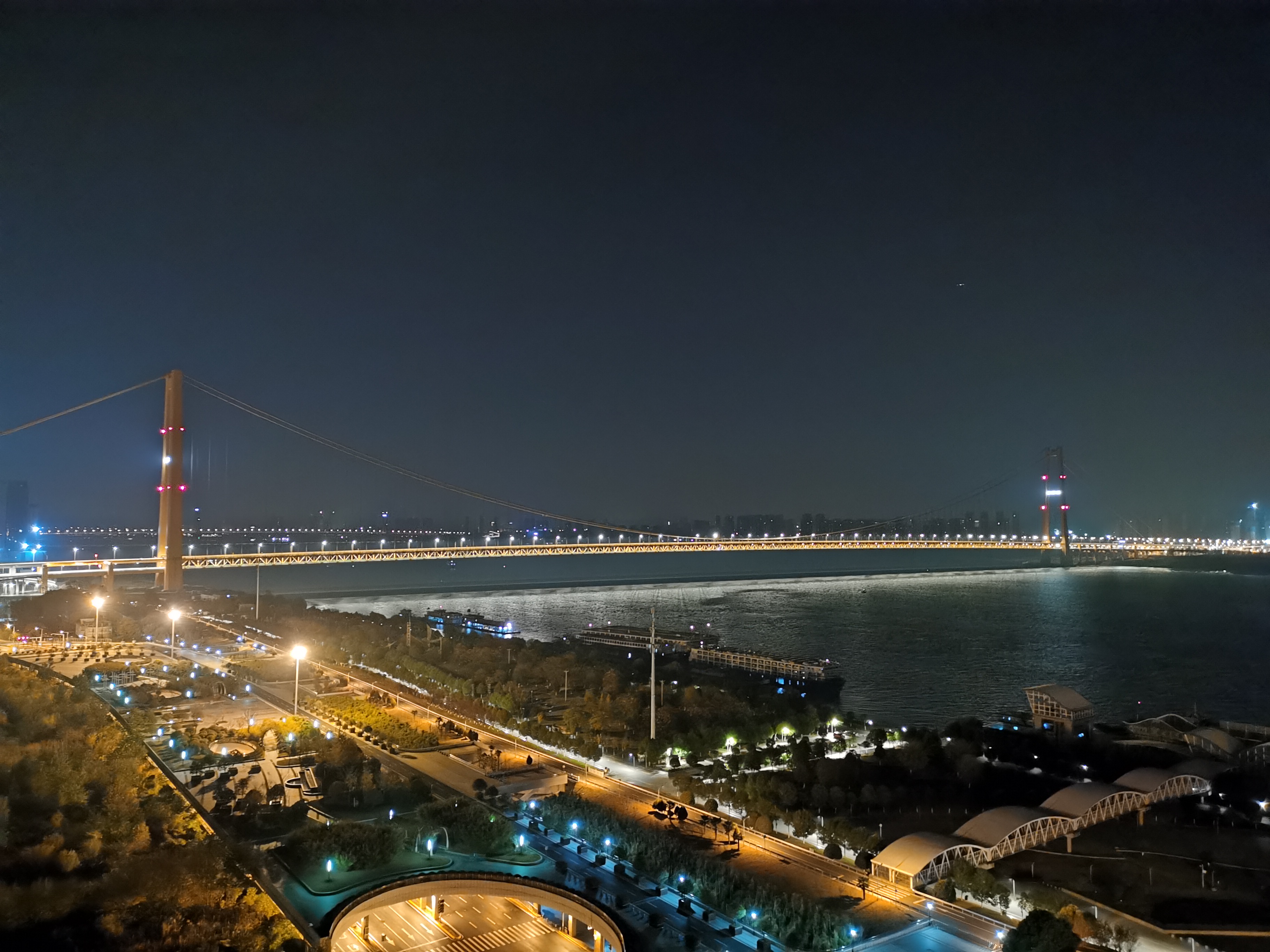 抛开情怀买三星还是华为,抛开情怀买什么手机