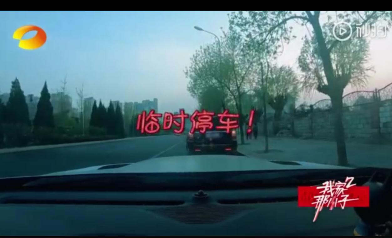 于小彤陈小纭婚纱照视频,陈小纭于小彤在家拍婚纱照