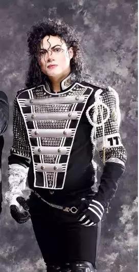 堪比当年的迈克尔杰克逊,迈克尔杰克逊巅峰长相