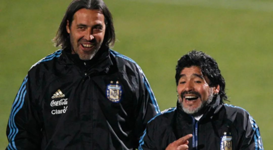 马拉多纳去世各球队哀悼,马拉多纳去世各个球队缅怀