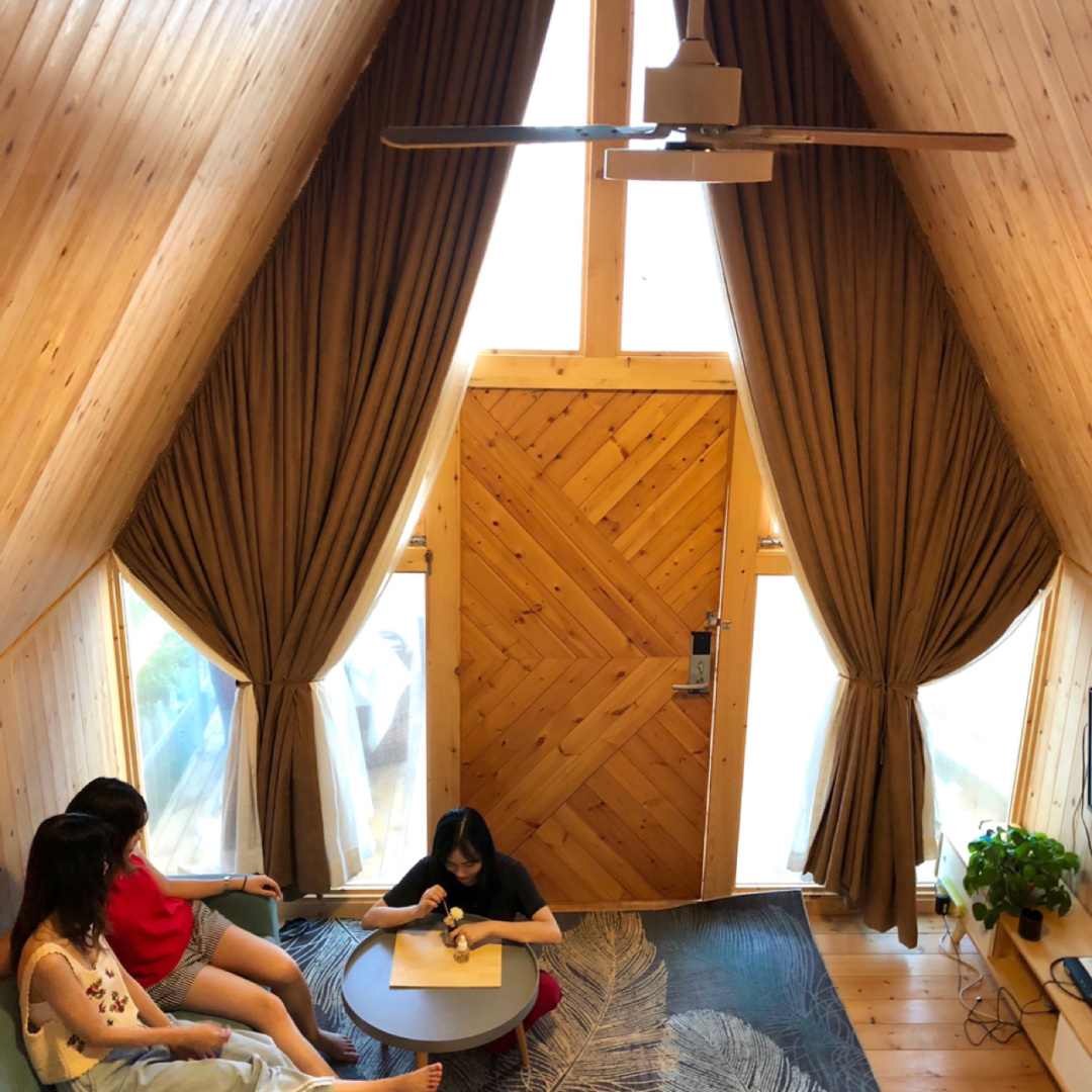 网红木屋民宿多少钱一套,轻奢民宿木屋