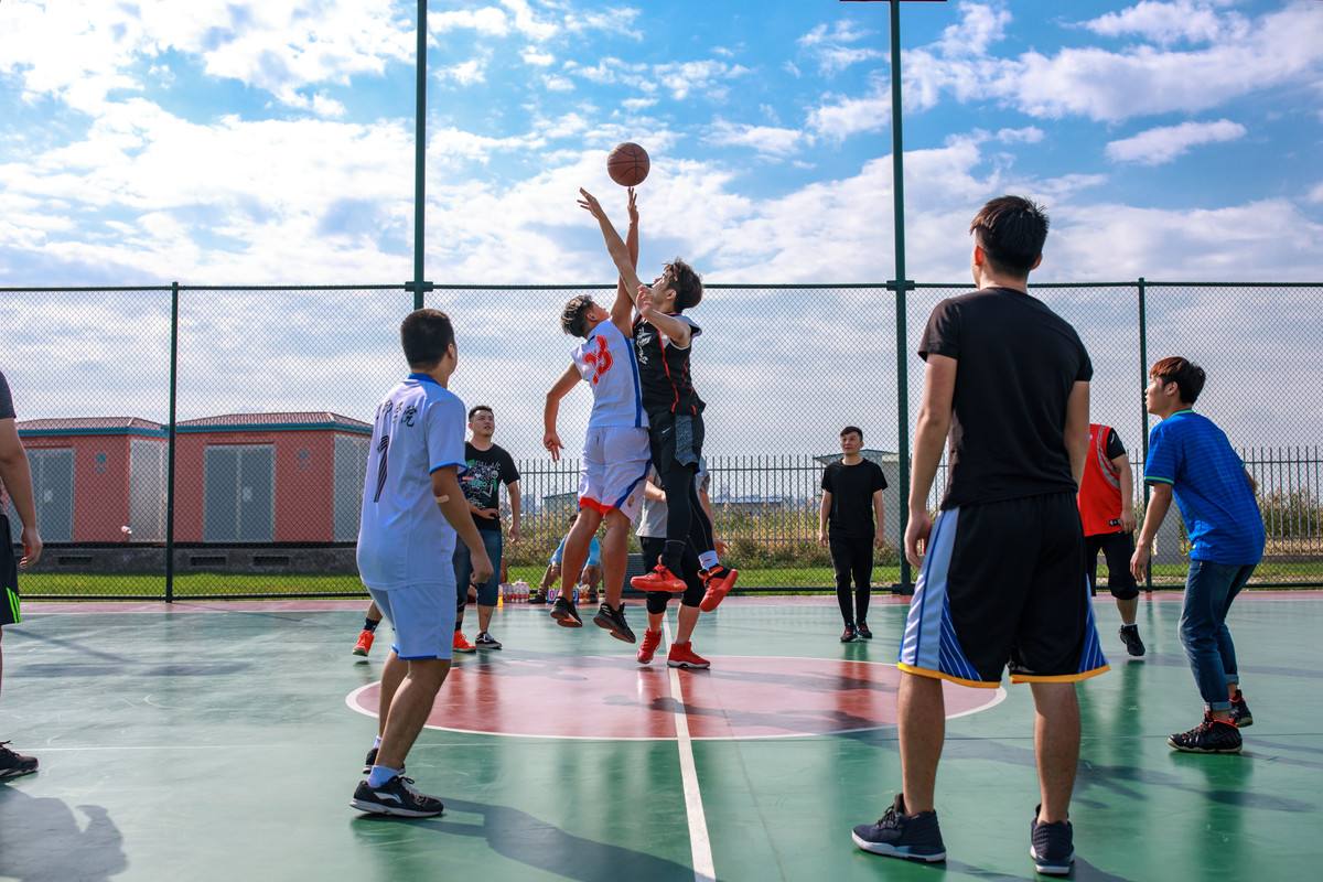 打篮球如何练好基础运球,打篮球怎么练过人才更加厉害