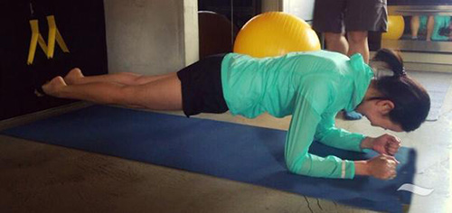 冻龄女神张钧甯有多迷人,张钧甯训练马甲线