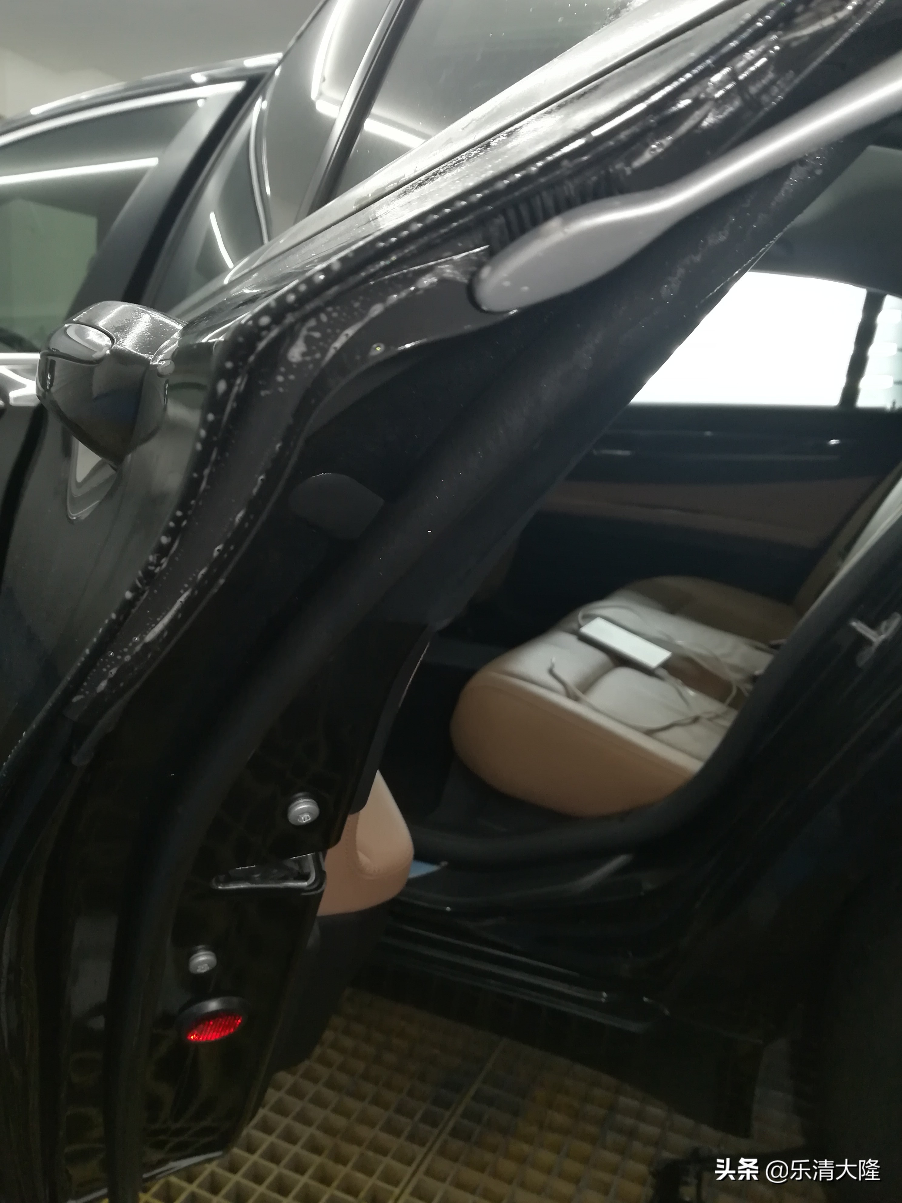 广州宝马7系内饰清洗,宝马7系发动机舱清洗