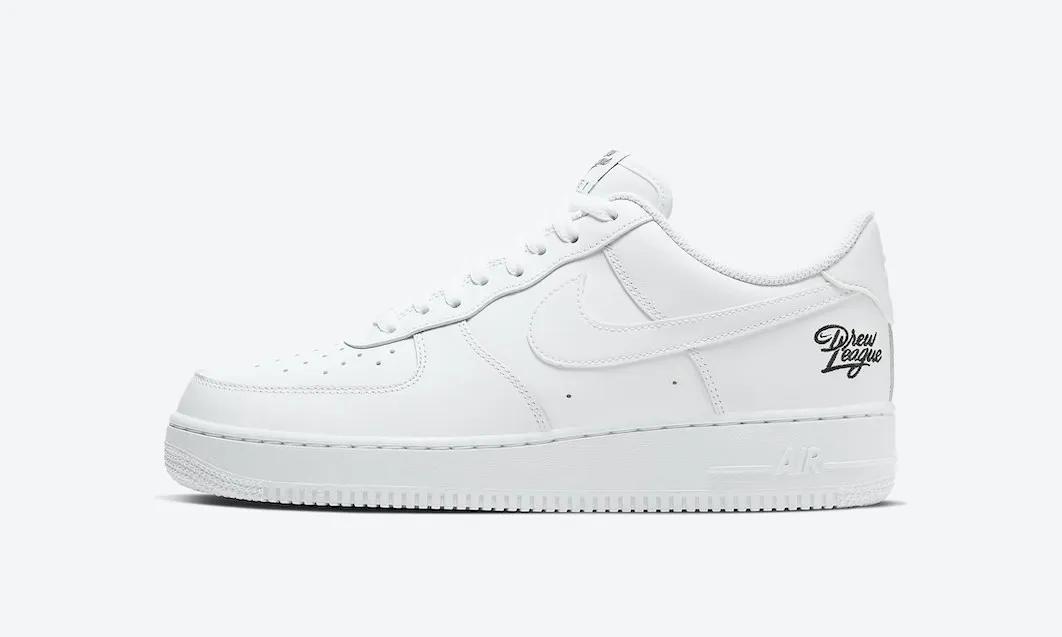 「每周联名X讯」众人骂丑,价格却直逼倒钩的鞋究竟长什么样?