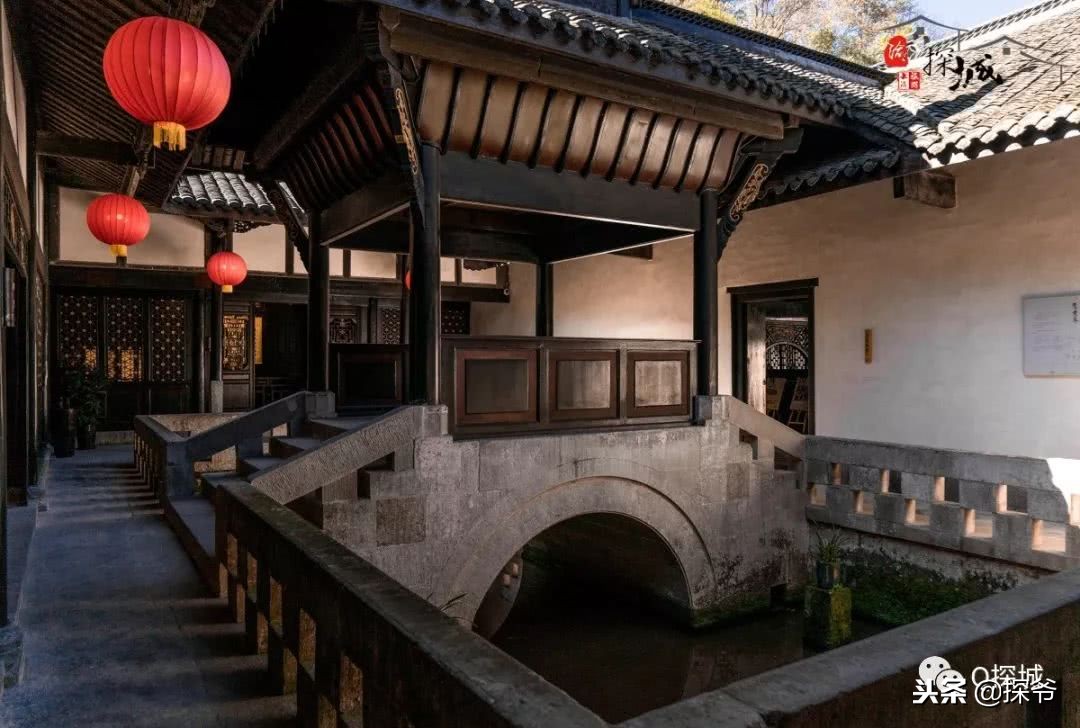 重庆小故宫红墙,重庆魔鬼山城一日游